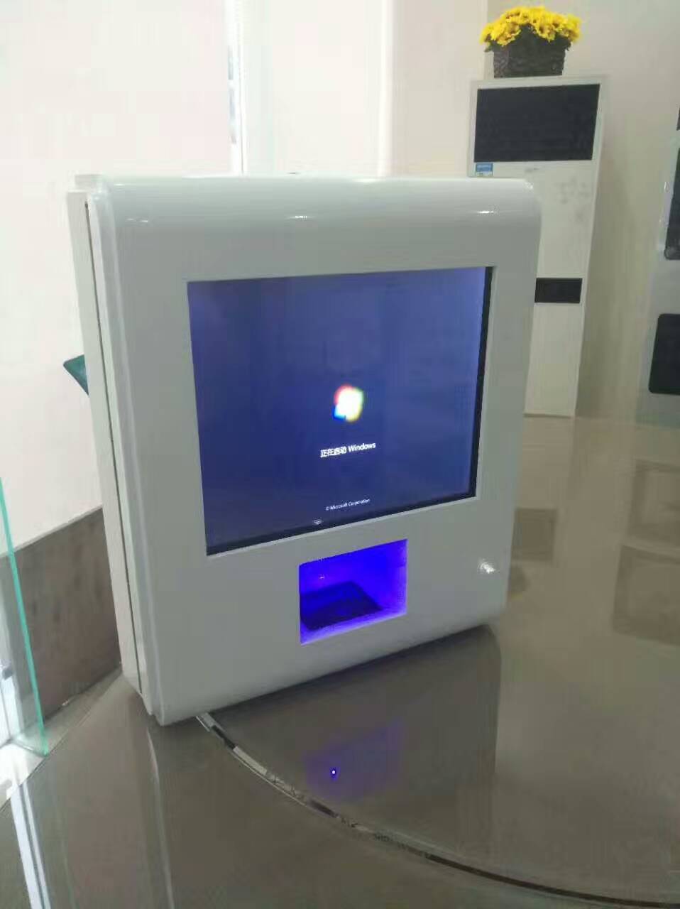 DT-106壁挂式自助充值查询终端机